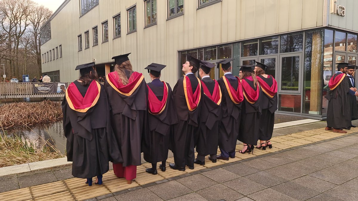 RachaelCarver15's tweet photo. Proud to have graduated from my MSc in Volcanology and Geogical Hazards. 

Congratulations @han_volcan @volcano_john @gabbyella7 @Amanda_louiseh @ellietaylorrr_ @lizzy96710152 @RossVolc @C_Evans_98 @Tedward1867 and others. https://t.co/oXKtwEIGNU
