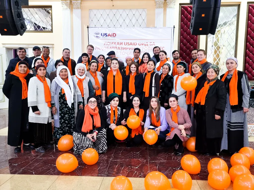 WinrockIntl's tweet image. USAID’s #Agribusiness Competitiveness Activity in #Tajikistan hosted an event for #entrepreneurs to share strategies for overcoming challenges #FemaleEntrepreneurs face. The event showcased many successful female entrepreneurs. @USAIDCtrAsia  flickr.com/photos/usaidce…