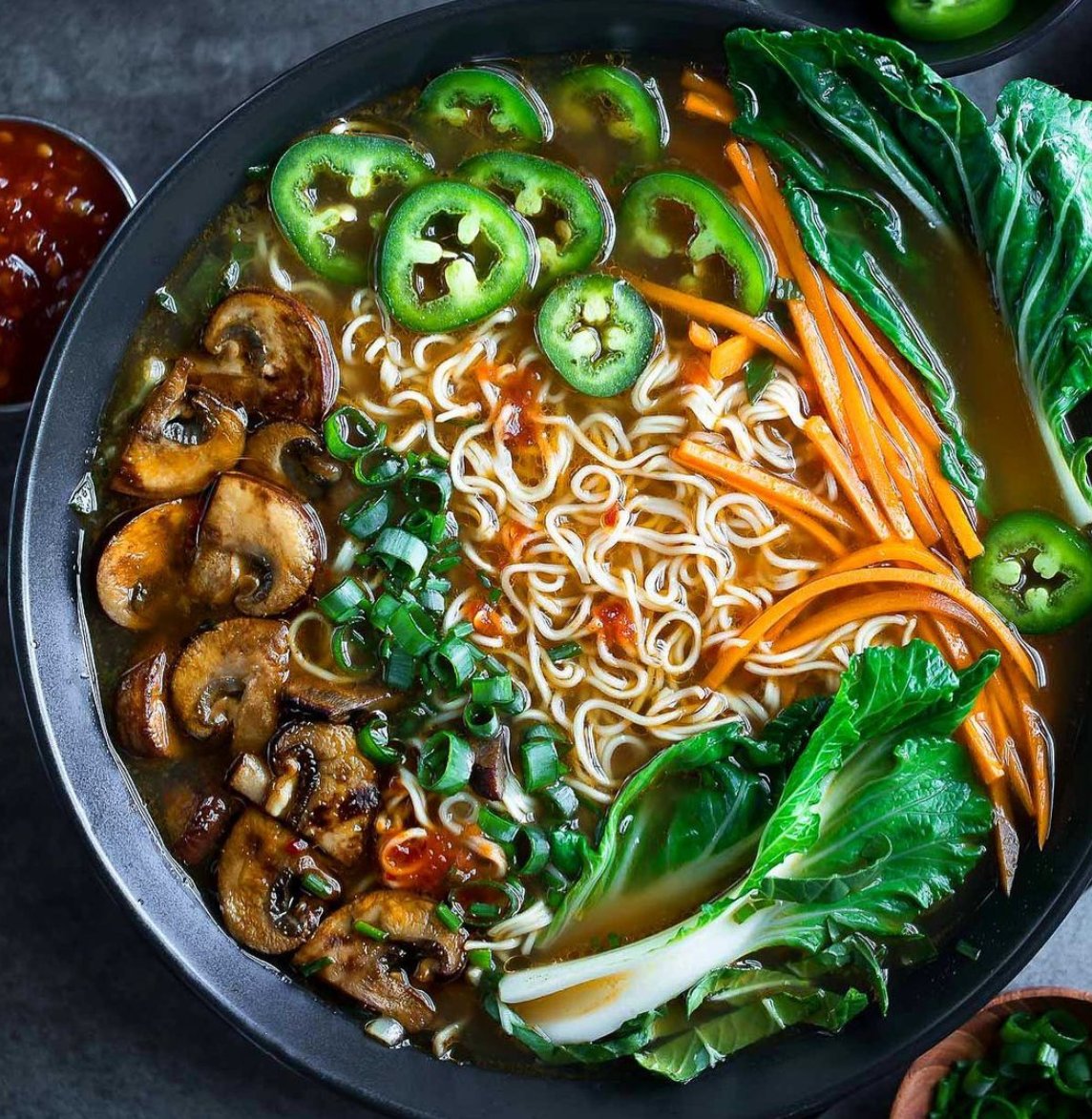 bite_reel's tweet photo. #REPOST from @peasandcrayons: 
Feeling all the cozy #vegetarian vibes with this deliciously fast and flavorful Mushroom Ramen Soup. Check the post for all the details on these healthier #ramen style noodles and topping inspo for days! Snag the #recipe on https://t.co/KCOPXNokdA https://t.co/OKsITRmIZu