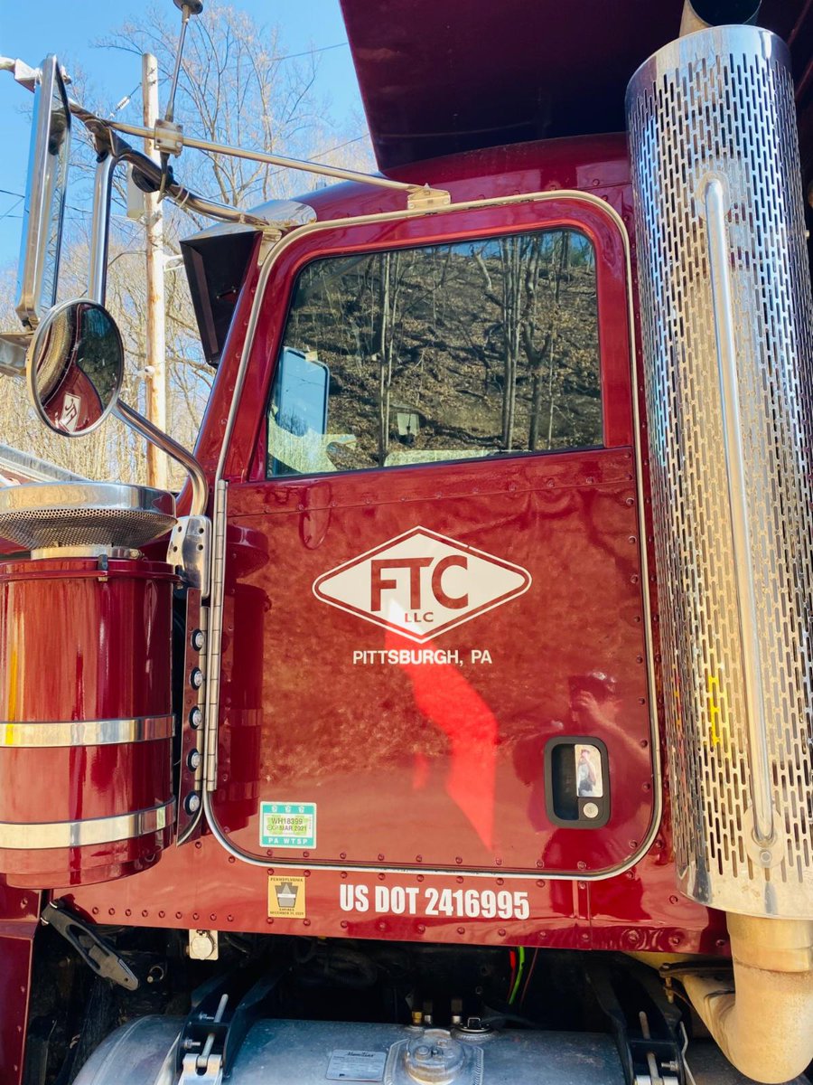 MrSign_PGH's tweet image. Truck lettering for FTC, LLC. on both their blue and red trucks!

#TruckLettering #WasteManagement #Trucking #MrSign #Pittsburghhttps://mrsignpittsburgh.com/products.cfm?signtypeProd=95294544710&amp;amp;pgtype=Truck%20Graphics