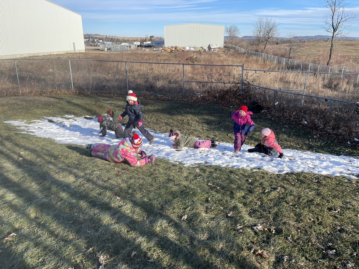 mrsdebertin's tweet photo. An Outdoor Classroom visit, dance party outside in OC and finding a bit of snow to roll down a hill. #fulldays We are filling every second with joyful learning. @CentrevilleSch https://t.co/hcbWsD1foJ