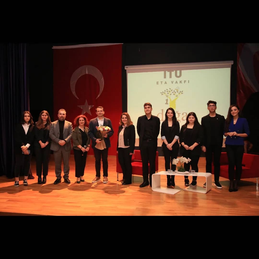 AvcilarNida's tweet photo. Girişimcilik Ayı konuğumuz Jumbo CEO'su Sayın Sami Hotak'a engin bilgileri ile bizi aydınlattığı için çok teşekkür ediyoruz.
Kendisini ağırlamaktan büyük onur duyduk.✅🥳
@dilekztemelerka 
@siyahhan_nurdan 
@Elif_Ozmen06 
@BetulErok 
@JalanGK 
@EsraBABAGUR 
@CevizlibagDoga https://t.co/CPz1S6e2hz