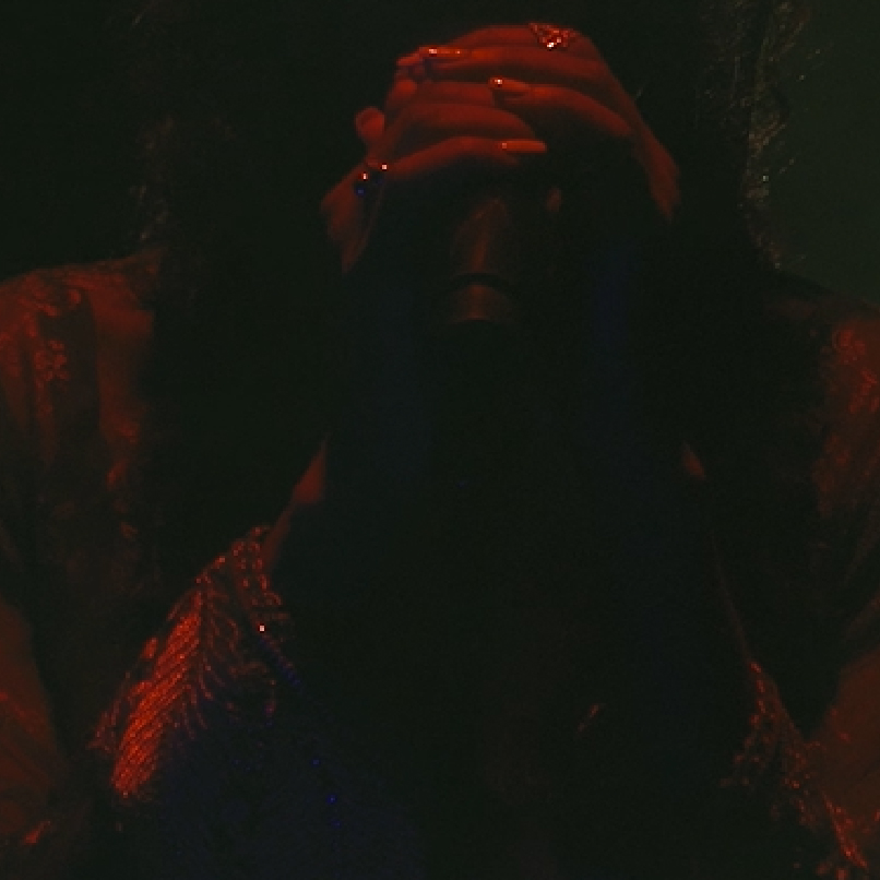 attaliemusic's tweet photo. A visual expression of alienation and tiredness of pretending to fit the mold, “Until When?” now available on @Vevo ⬇️🚨

Watch https://t.co/CCY6QAeE3d https://t.co/d4F8NH497w