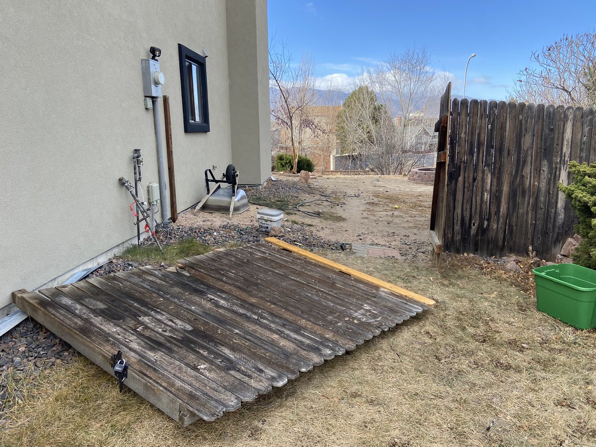 megweisy's tweet photo. @KRDONC13 My fence is also down for the count after this morning https://t.co/G1dQIyiAll