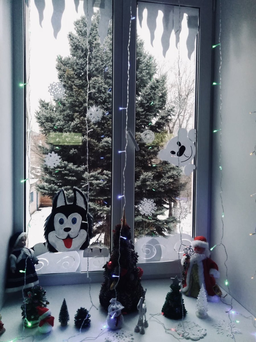 Ждём самый волшебный праздник в году! ☃️🎄Тематика украшения детского сада -«Новогоднее путешествие на Крайний Север»❄️❄️❄️