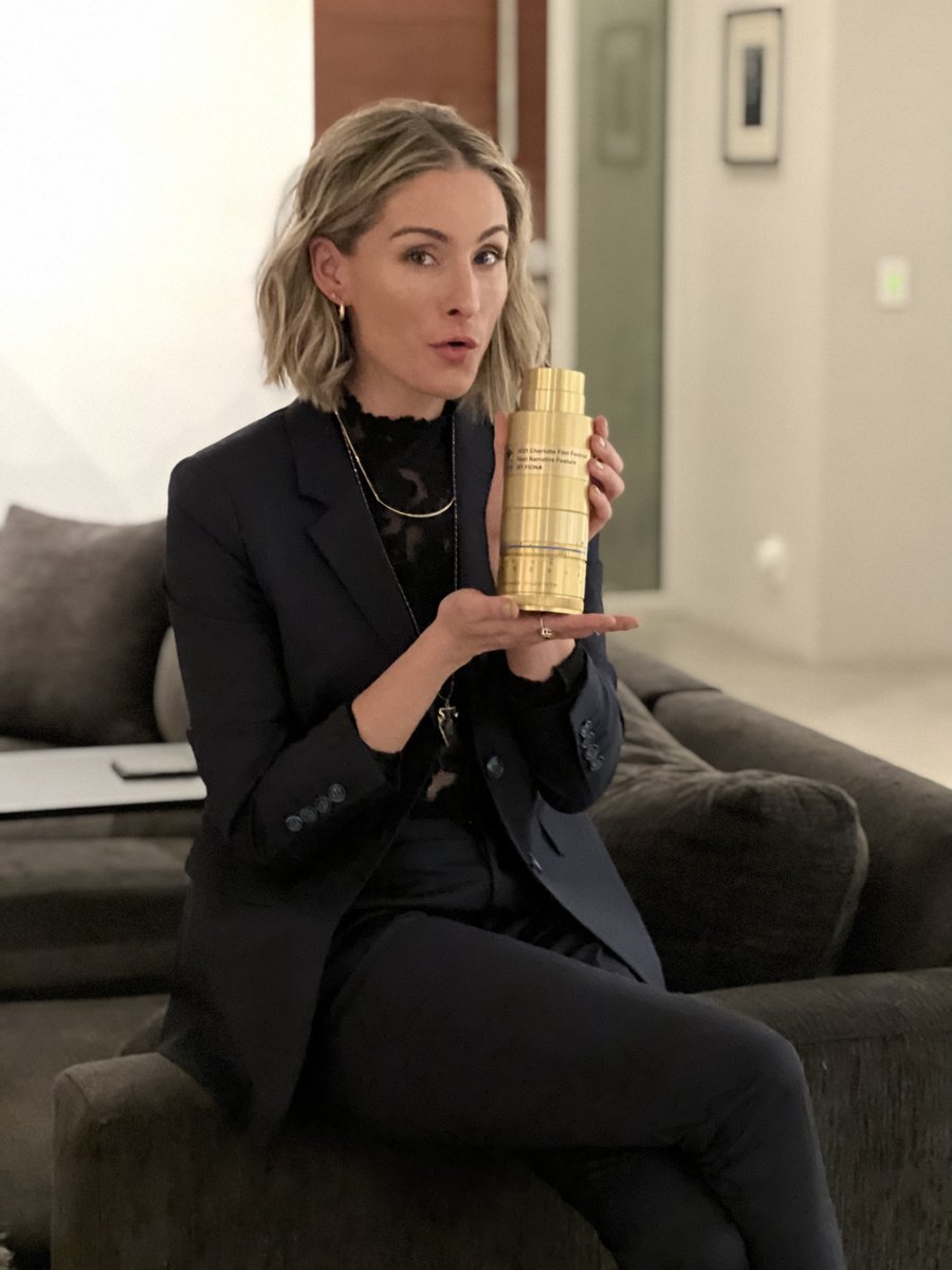 Another award winner spotlight ... this time its writer/director <a href="/kellyewalker/">Kelly Walker</a> with her 2021 CFF Best Narrative Feature award for <a href="/myfionafilm/">MyFionaFilm</a> !

Watch at home today and support independent film and filmmakers.
tv.apple.com/.../umc.cmc.2x…