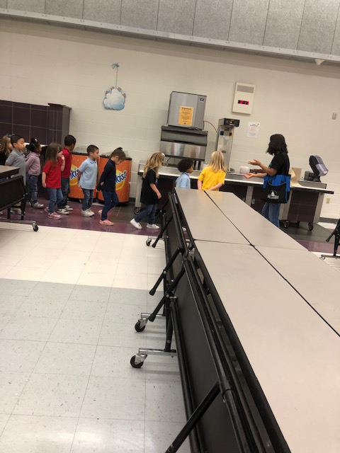 TheMathMiller's tweet photo. Oh no, our Gingerbread man disappeared @SouthernHillsWF .  We went on a hunt to find him and he left some clues! We went to the office, cafeteria, art, custodian, pe, and courtyard.  We found him back in our classroom!  Yum @hunter_kacy @janeannbru @WFISDschools @wfisdearlylearn https://t.co/Zt0AXvWfm2