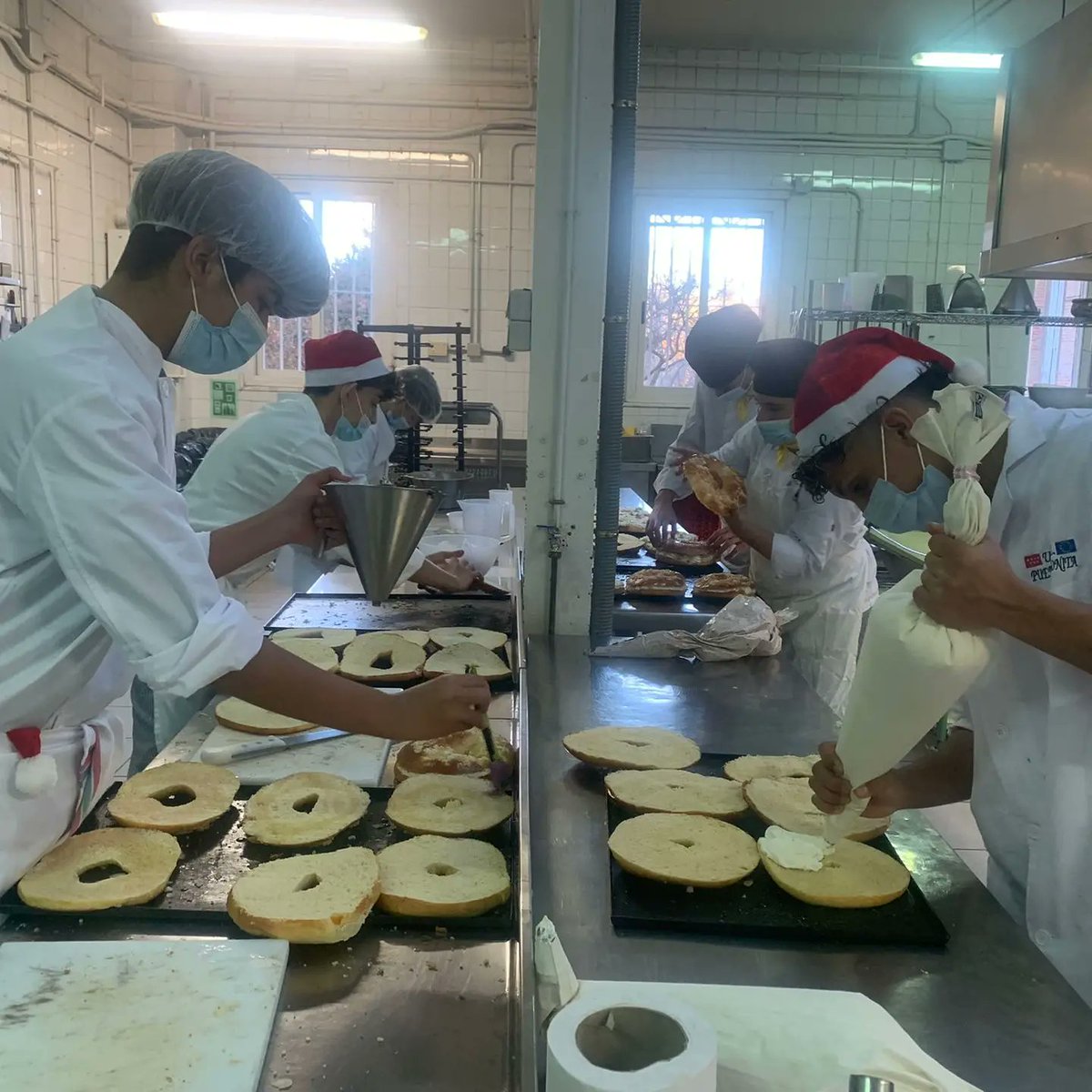 Nuestros elfos ufileros nos han hecho unos roscones impresionantes!!!