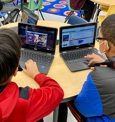 KRESLibrary's tweet image. Kinry Cougars🐾 completed Coding with Poetry today for #HourofCode2021. Students collaborated and got to be creative! 💻 #wcsdlibs #ComputerScienceEducation @codeorg @ajgerson @ASchout10 @ktroars @WCSDEmpowers