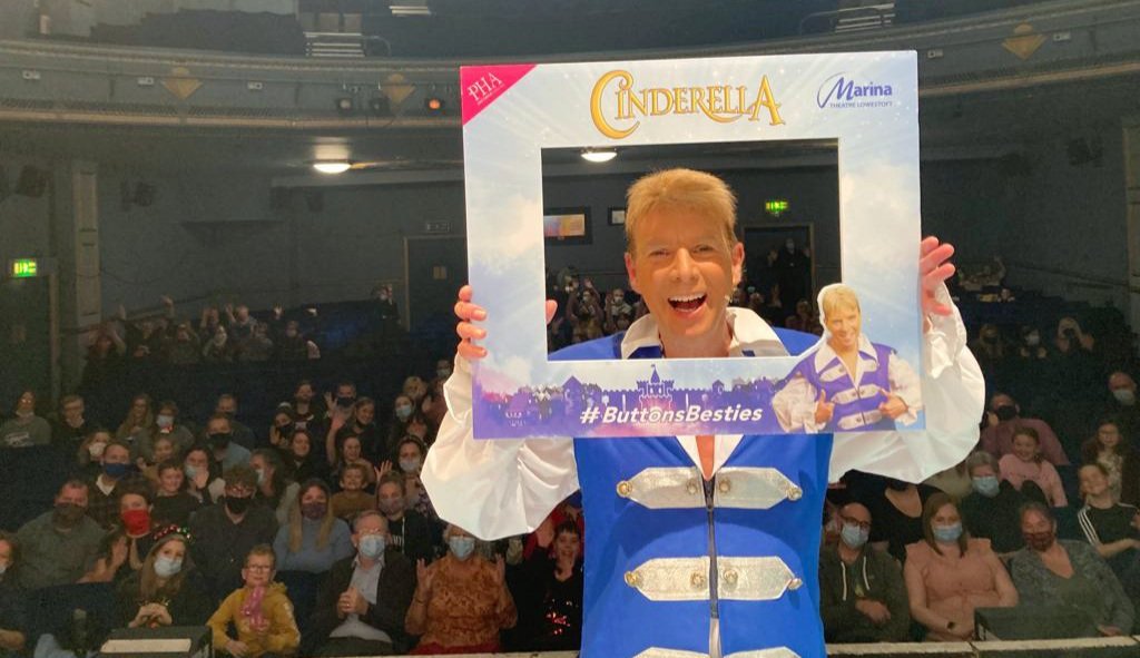 Were you one of opening night's #ButtonsBesties ? 

CINDERELLA runs until 2nd Jan. 

Book now: marinatheatre.co.uk/whatson-event/…
