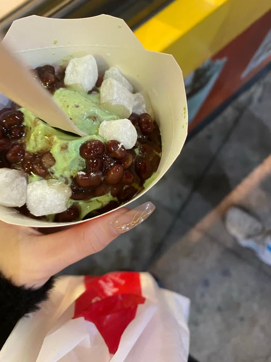 Temptat10n13's tweet photo. It tastes cold, but the heart is warm😄😄 https://t.co/Bx7pyeveNx