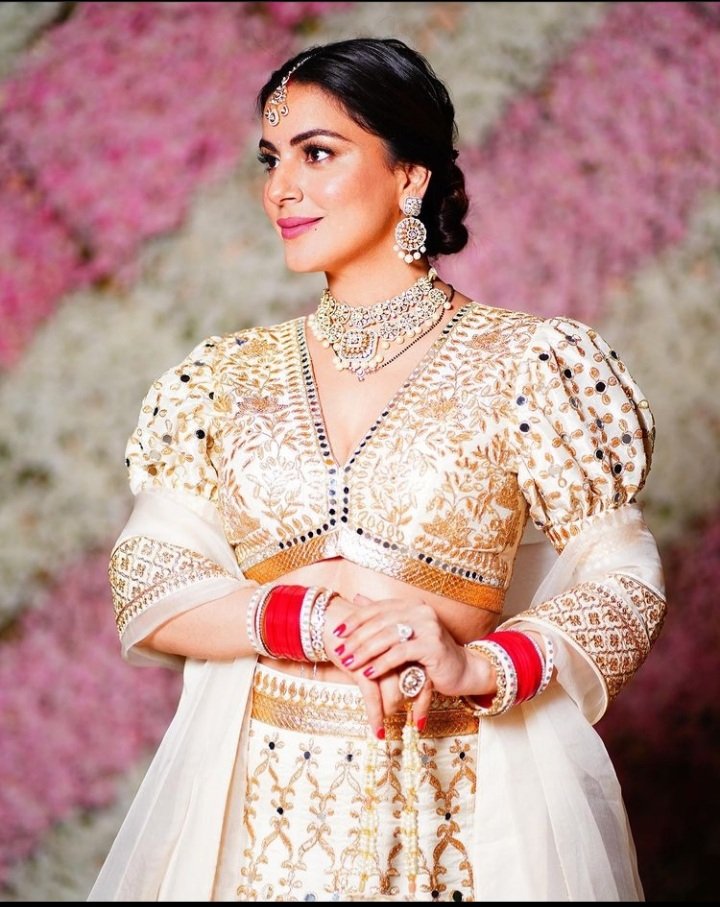 AndSarya12's tweet photo. Preeran ♥️🥰. https://t.co/EaCFR5PWjD