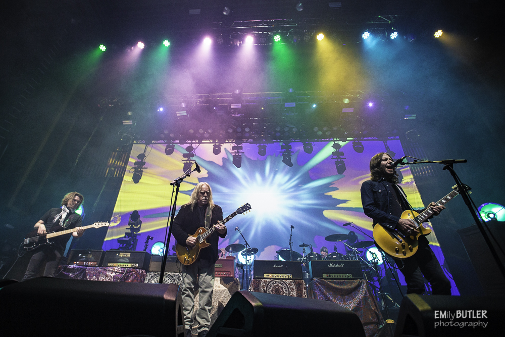 govtmuleband's tweet photo. Have you grabbed your tickets for our Black n Blue New Year's Eve special at the Beacon Theatre in NY yet? Come rock away 2021 with the FaMULEy and end the year on a high note! Tickets available now at: https://t.co/vzKjd8961J
Photo by @RockNRoll_Lens #govtmule #mulelive https://t.co/gmFlCueZzo