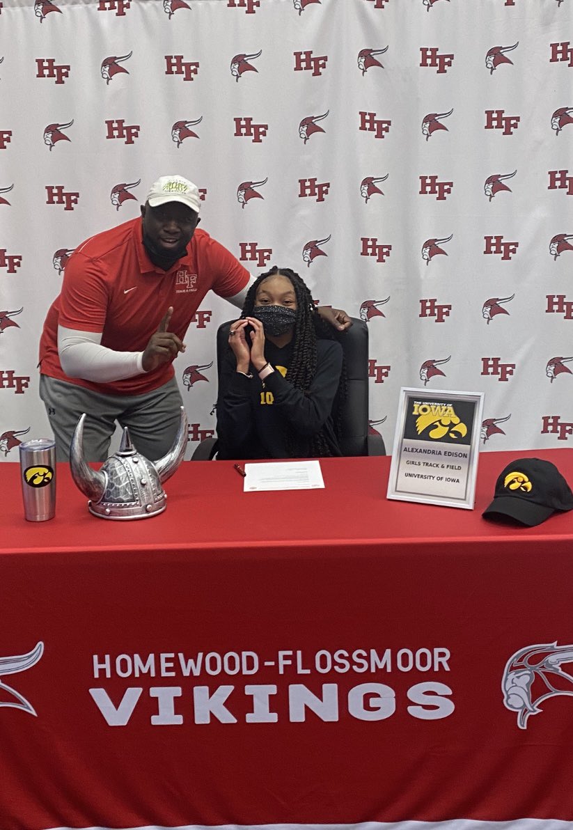 illinoisshocker's tweet photo. Signing day for Alexandria Edison. I’m so proud of this young lady. I want to personally thank her and her family for trusting me and my training. The University of Iowa is getting a great student athlete. We Are family💯💪🏾!! https://t.co/VV67kiSNAP