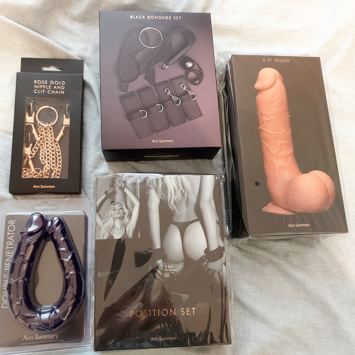 EmmaFielding97's tweet photo. Im back and doing what i do best! Subscribe to me to watch me and my toys. I'm desperate to use them and want you to be the first to see 🤤
https://t.co/zSvIYeLcc9 https://t.co/Kl880Gs9Gi