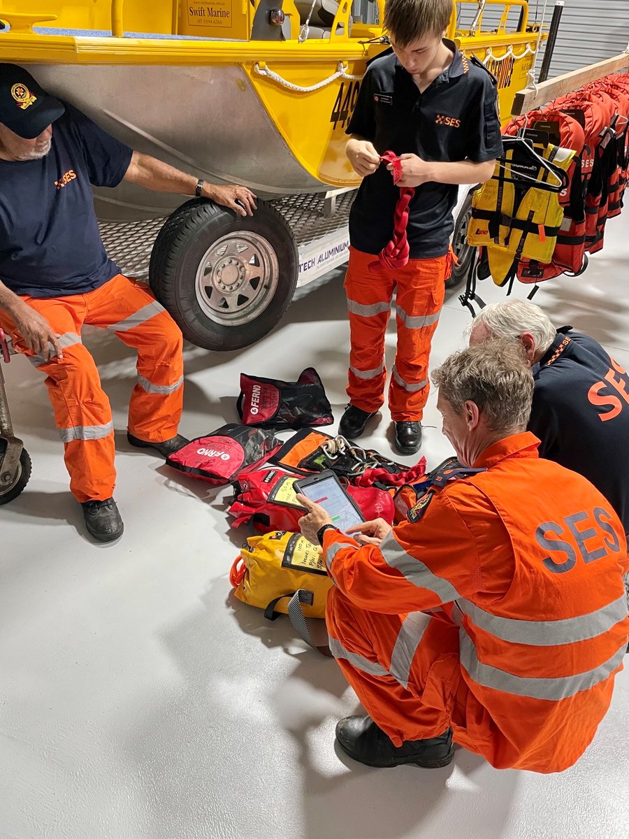 QLDSESVA's tweet photo. 🦺 SES NEWS

👪 Trinity Beach SES, State Emergency Service - Far Northern Region
📅 Last training evening for the year and preparation of the group for the rest of storm season.
📷 Gavin Tischendorf
👍 Great work team!

@QLDSESVA @QldFES 

#qldses #qldsesva #qldfes #sesvolunteers https://t.co/BeyNduW2dU