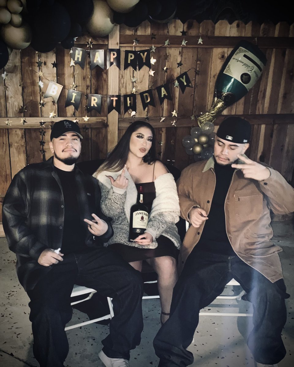 WoodyVidal's tweet photo. A quarter of a century 💯 #saggang https://t.co/q9ou3HGJME