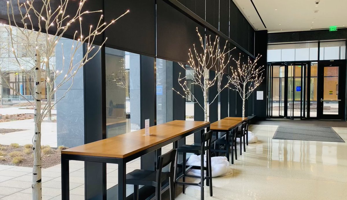 MGBInnovation's tweet image. Things are looking #festive in the lobby of the @MassGenBrigham corporate offices at #AssemblyRow in Somerville.