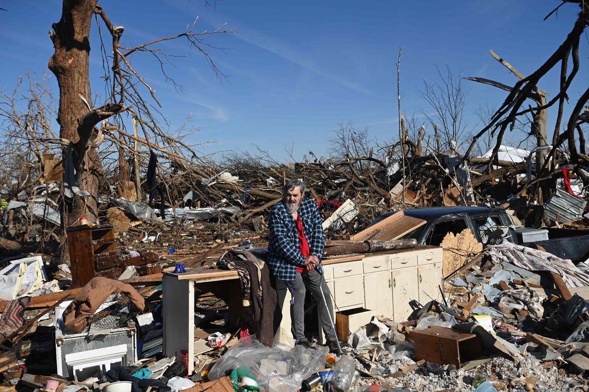 PortalHome's tweet photo. Vítimas do tornado em Kentucky: “Minha casa, meu negócio, vi minha vida inteira desaparecer num instante” https://t.co/ixS6e5WRpc https://t.co/cruIBztkB9