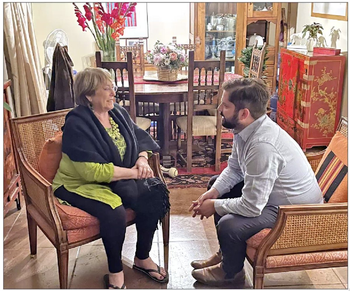 h_ciudadano's tweet photo. 📢 ¡Conoce los detalles de la conversación de la ex Presidenta @mbachelet con el candidato @GabrielBoric, realizada el pasado domingo en la casa de la ex Mandataria, aquí!👉 https://t.co/zcs3rLv6NL

#BoricPresidentedeChile 🌳 #GabrielNosUne https://t.co/RHBhKhJ17o