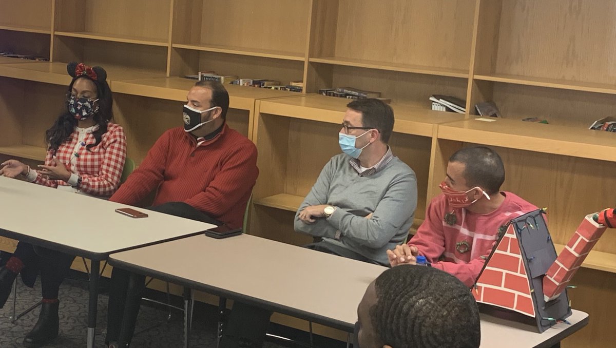 gggstidham's tweet image. Love. Love. Love. @MariahAWalker @KHSCDPrincipal @Aaronmarcin @DavidJGaudet  #PrincipalPanel #InternInstitute