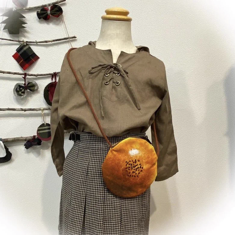 アンパンを腰にぶら下げたい？そんな人にオススメなポシェットがこれwww