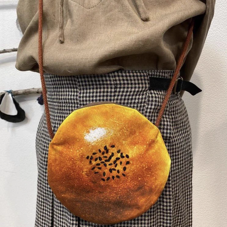 アンパンを腰にぶら下げたい？そんな人にオススメなポシェットがこれwww