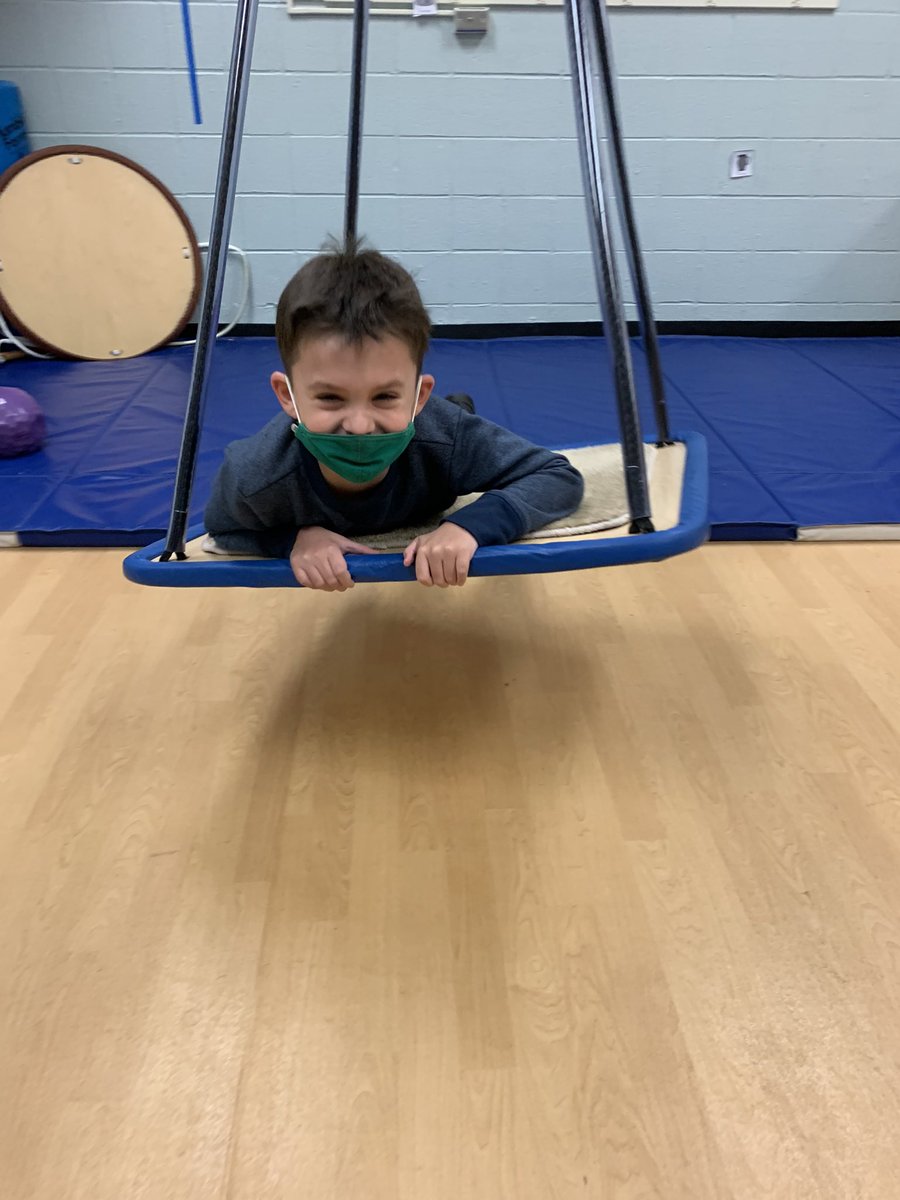 ChelseaOT17's tweet photo. #joyfullyengaged and working hard during #OT this week ! 🙌🏻 #”thisismyfavoriteroominthewholeschool!” @SchlegelRoadES https://t.co/wbYlz15S5B