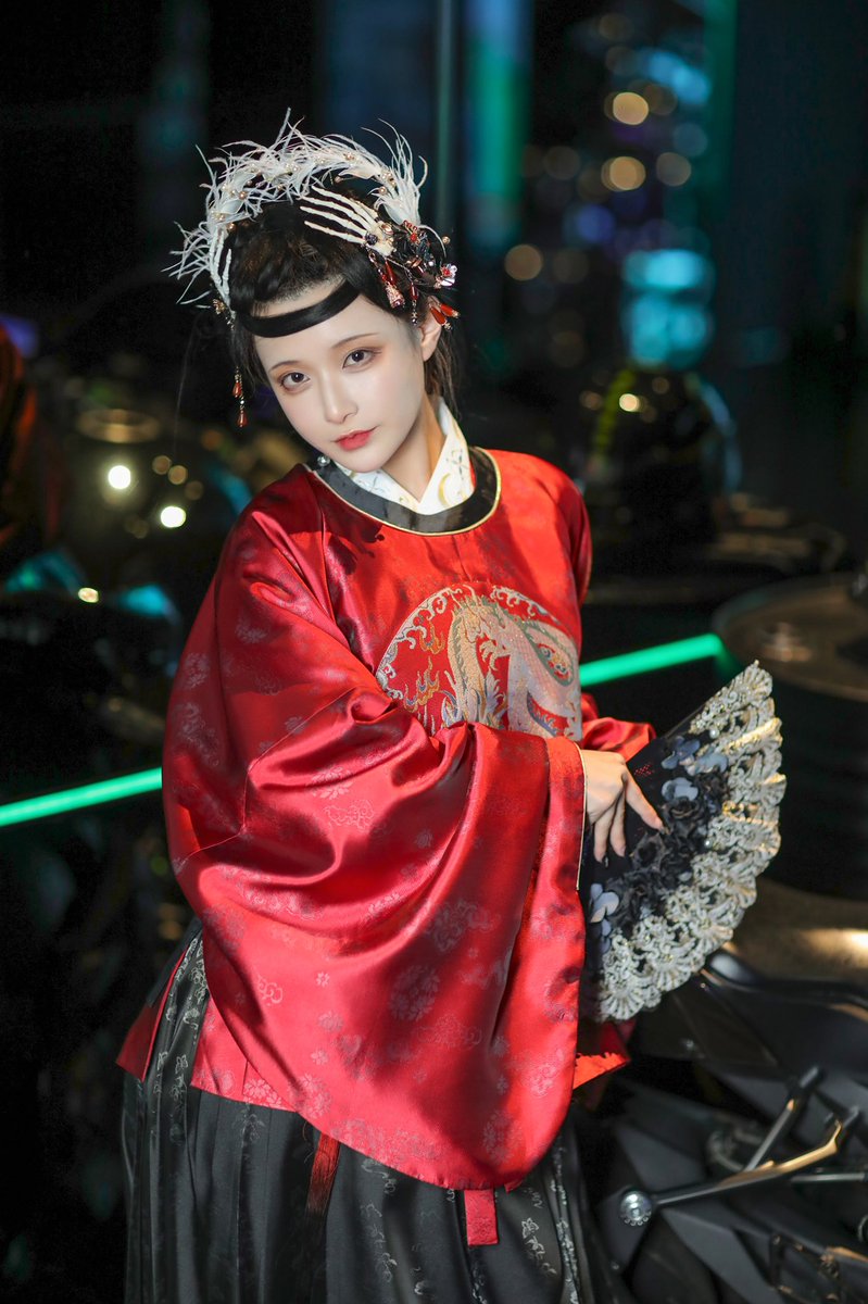 汉服🇨🇳！！超级美丽！！！ https://t.co/eiILVRTL0P