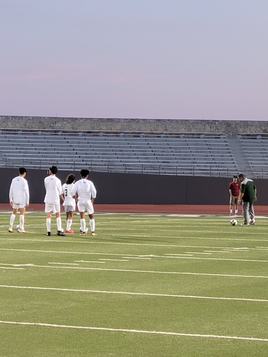 SATXSoccer's tweet photo. We're here at Alamo Stadium for a 4A Boys HS ⚽️ scrimmage between #FoxTech vs. #Cole
#TXHSsoccer2021 https://t.co/FPQvUfPsao