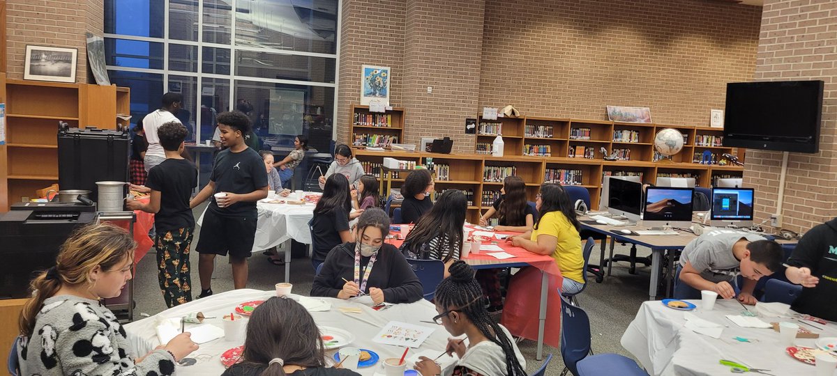 jschmidtsisd's tweet photo. Thanks Mrs. Vann!  This ACE Family Night rocks.  #JBMSisBOLD https://t.co/LsIFRxIjcs
