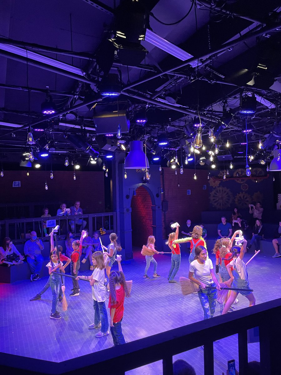 AreaStage's tweet photo. Another fantasic night of performances from our Fall Showcase last night! We are so proud of our students! What was your favorite piece?

#theatre #musicaltheatre #miamitheater #sfltheater #sfltheatre #CultureandMuseumGrants #coralgablesarts #CultureBuildsFL #artsrestartmiami https://t.co/3k02j56apA
