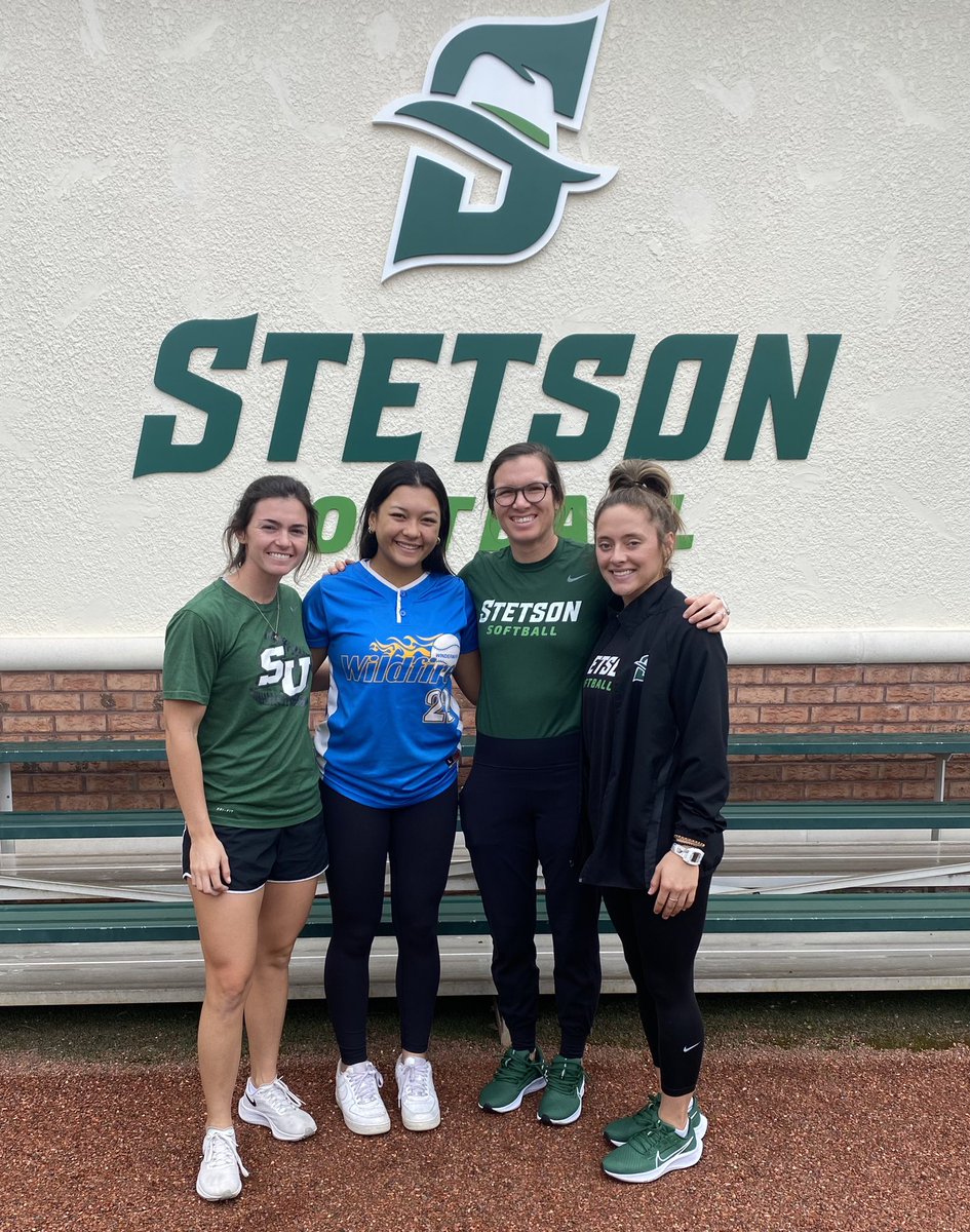 nadiaenglishh's tweet photo. Thank you Coach Robinson, Coach Jackson, and Coach Russell for having me on an amazing visit! It was an unforgettable experience, Go Hatters!💚@CoachShellRob3 @liz_jackson4 @Riley_Russell11 #GetGritty https://t.co/XHFUTh1X1H