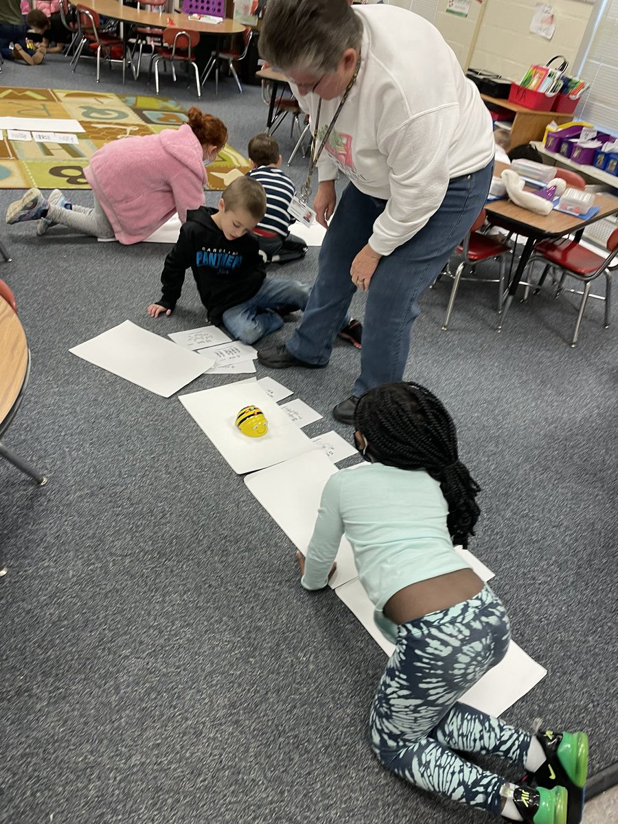 jillTrogers's tweet image. These kindergarteners pair programmed @BeebotCo to retell the counting Christmas ornaments in order from the book Merry Christmas, Mouse!  By @LauraNumeroff  They learned how to think like an obedient machine.  @MCSDigital @WestmooreK8 #HourofCode2021 #CSEverywere