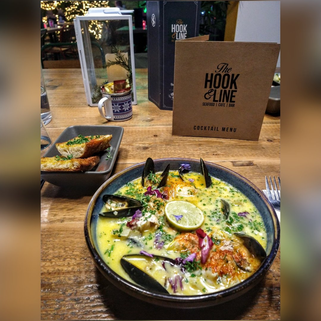RWYMarina's tweet photo. A wonderful evening enjoying delicious food and warming rum cocktails  @hookandlineplymouth.  A massive thank you to the team for a scrumptious evening and glowing hospitality!  

Remember, annual berth holders at the Royal William Yard Marina receive 10% off of their booking ⚓ https://t.co/k1nJJkP6Se