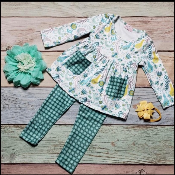 rsharp0104's tweet photo. So good I had to share! Check out all the items I'm loving on @Poshmarkapp #poshmark #fashion #style #shopmycloset #trinaturk #connectedapparel #petelucy: https://t.co/SFdeCARNV2 https://t.co/yFgDVbhWbF