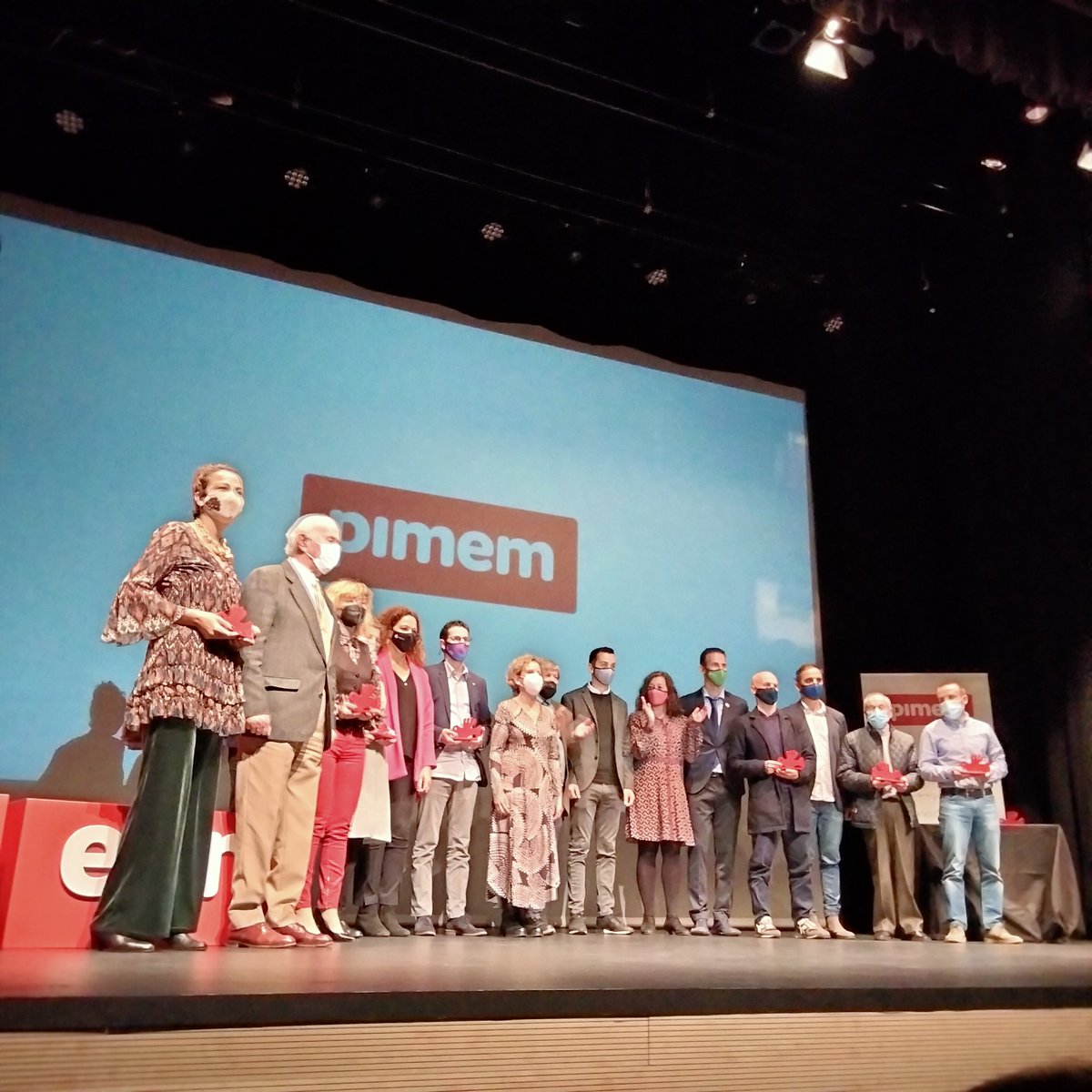 JAUMEALZAMORA's tweet photo. @pimemdigital fa entrega dels seus premis, reconeixent la tasca d'associacions i petites empreses que destaquen en diferents àmbits per millorar l'economia i la societat de #Mallorca... 👏👏👏 #PremisPimem https://t.co/WpXpWM8Wmo