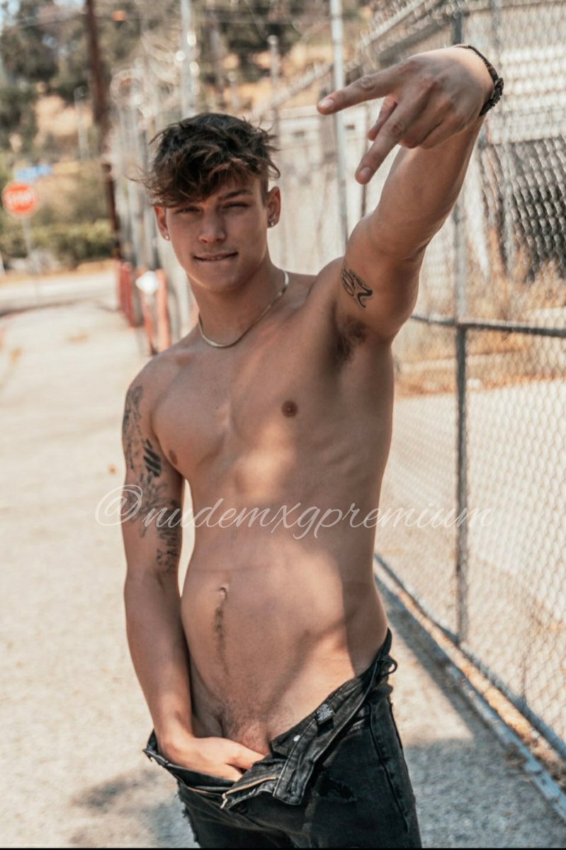 __nudeguys's tweet photo. CONTENIDO ONLYFANS DISPONIBLE @nudemxgpremium 🔥 PAGA SOLO 1 VEZ. MANDA DM BB💰 https://t.co/ju6erFtcgf