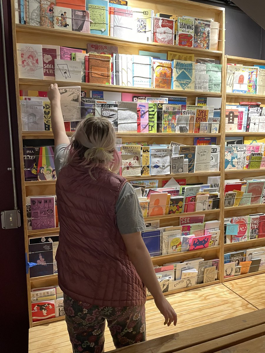 Art &amp; Social Justice class learning how to screen print &amp; exploring zine library <a href="/veraproject/">VERA Project</a> @DTSchoolSeattle
