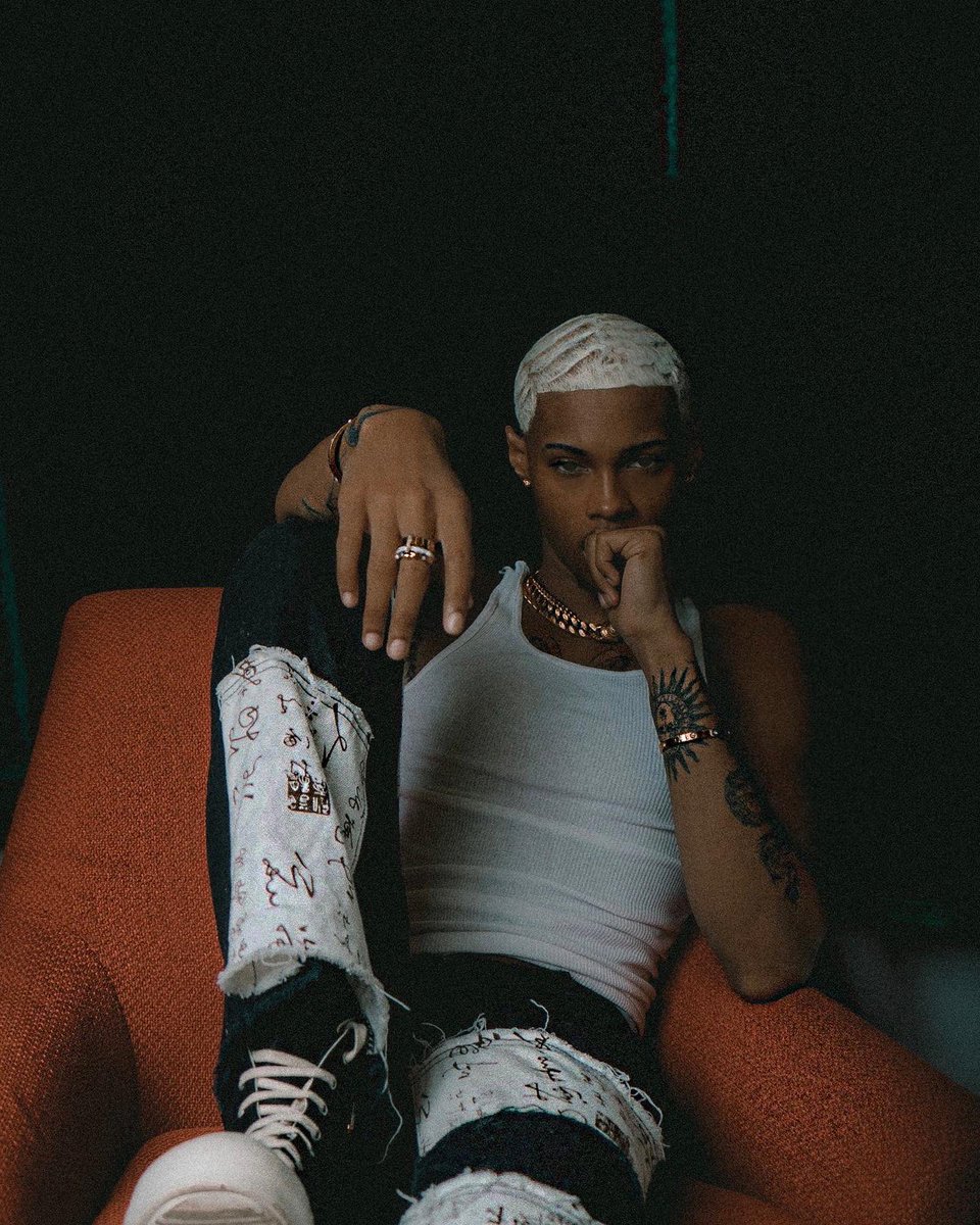 Brysonwore's tweet image. &amp;lt;333