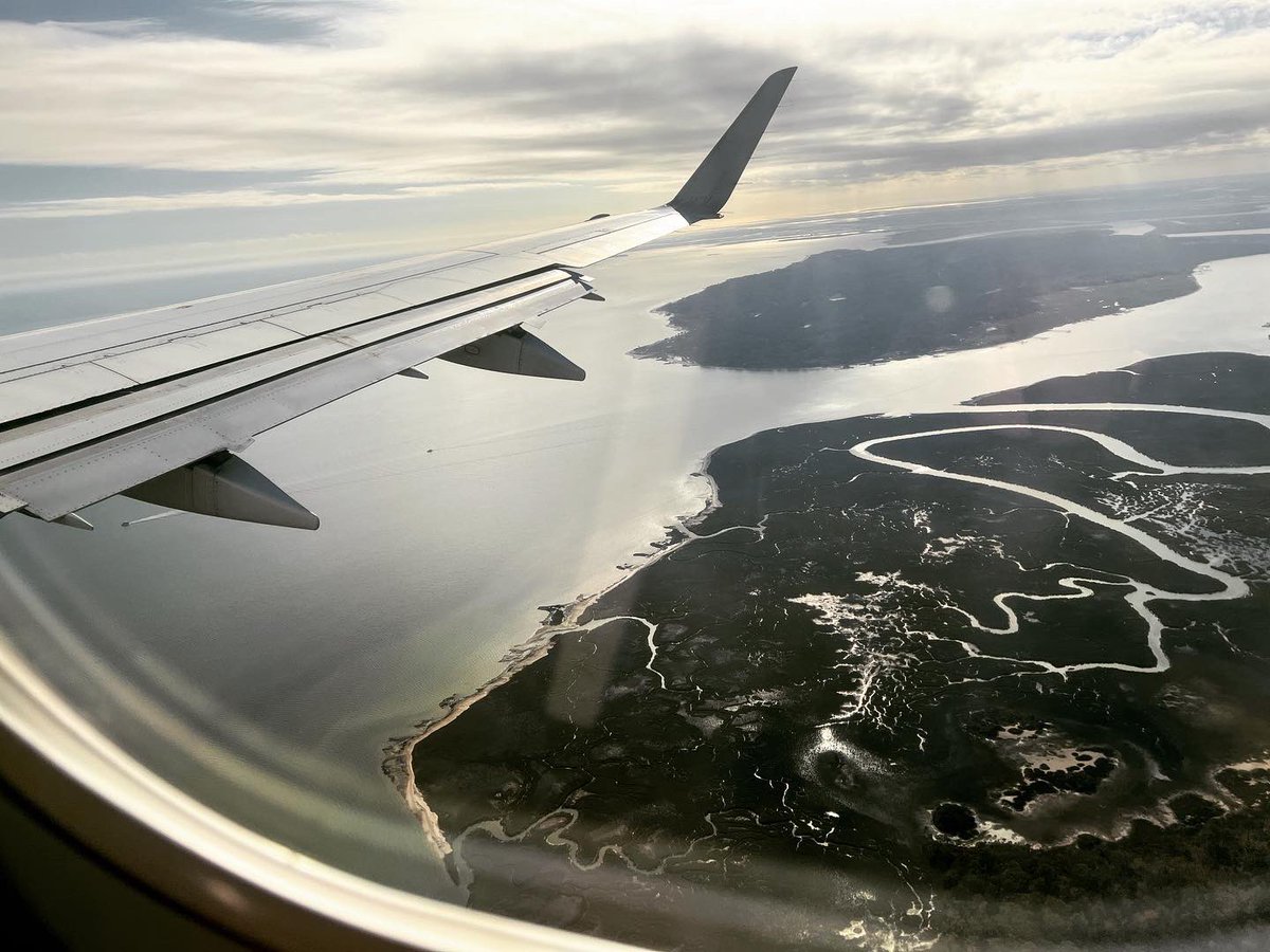 MailynSpeaks's tweet photo. When Calibogue Sound, Tower Beach in Sea Pines and the raw oysters call my name … #TravellingMomMusings #Survivor #UndocumentedWidow #GriefJournal
#HHI #LowCountry https://t.co/BNjbAvOSBA