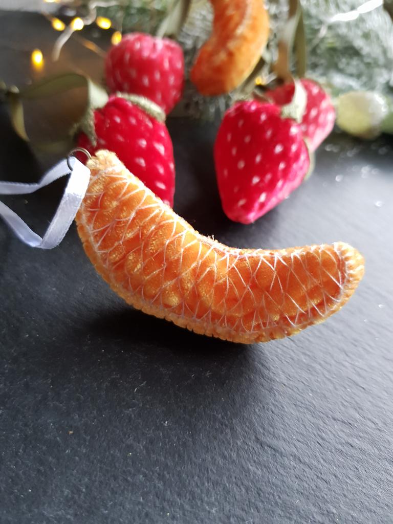 Good evening #handmadehour I was meant to close my shop last night but thought I'd hang on for the last handmade hour. Lots still available and even reduced items in the Etsy shop etsy.me/3yst09A #handmadedecorations #strawberrybaubles #orangebaubles #ukcraftershour