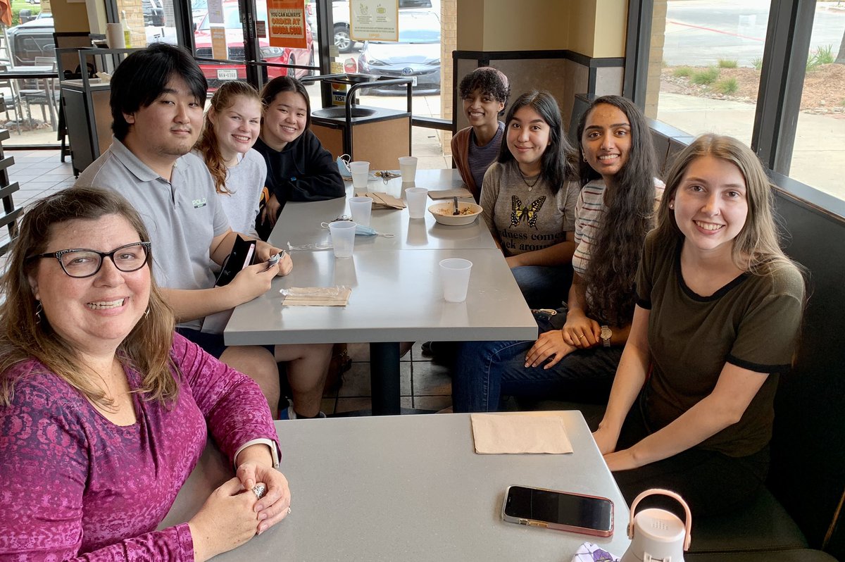 UTeachDallas's tweet photo. Thankful to these fabulous all new interns for a smooth semester!
#internlunch #tradition #studentworkers https://t.co/MkTXMWODDo