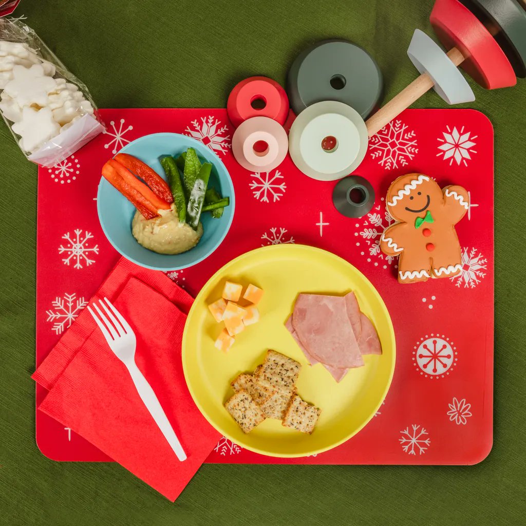 weesproutco's tweet photo. New foods, new places, new people … navigating the kids table at holiday parties with new eaters can be a challenge!

👉 Check out these kids table tips and tricks to get holiday mealtime ready! https://t.co/5zCj3wQbp0 https://t.co/qmYZJRnJBD
