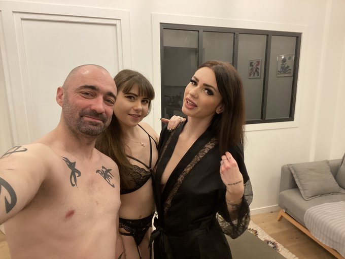 Encore une superbe journ&eacute;e de tournage avec la magnifique et adorable @charlotteangie_ et @MartyMLRoff<a href="/tag/mlrgirls"class="tags"><span>#mlrgirls</span></a>