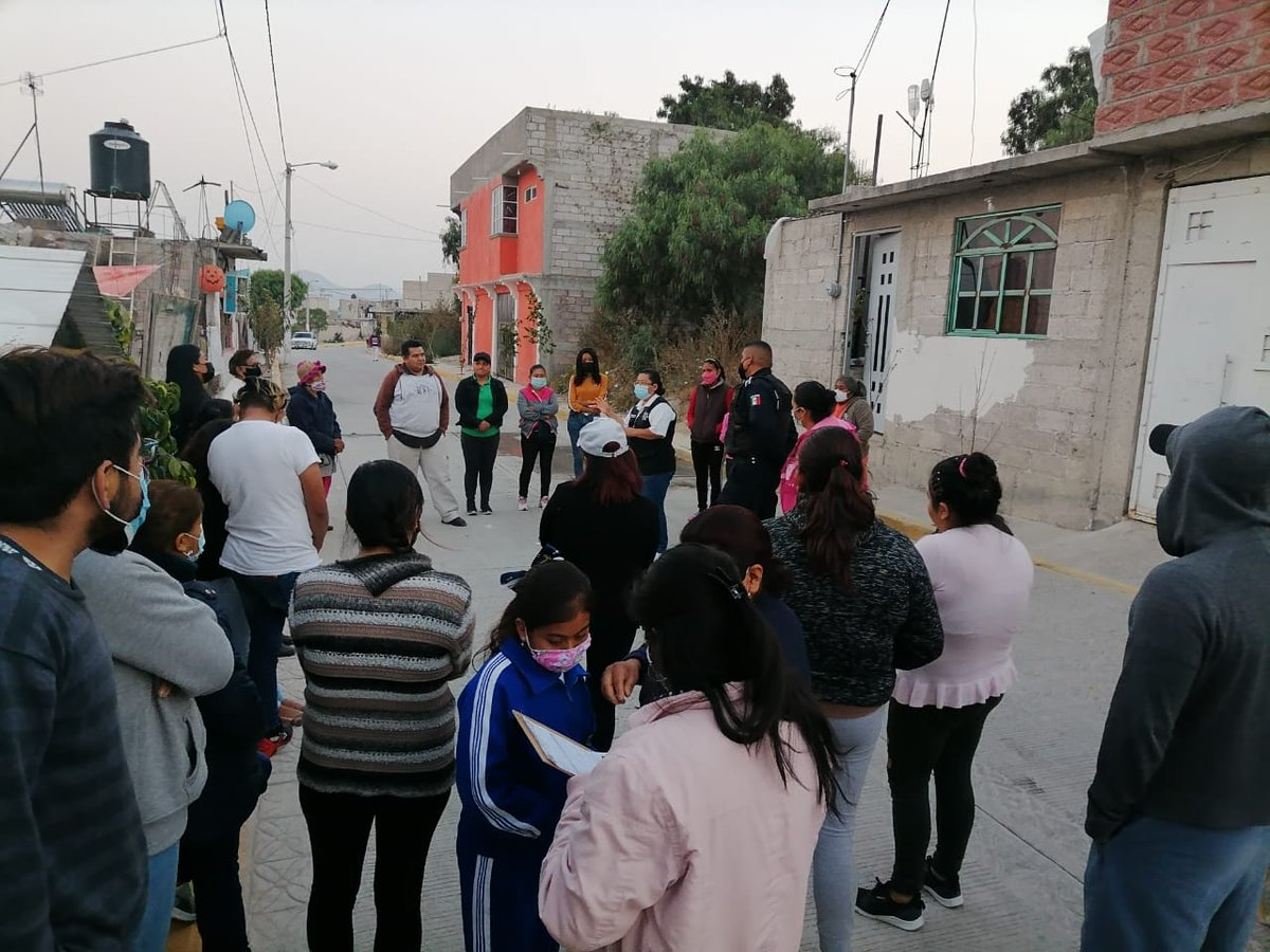 #Policía #Chimalhuacán 👮🚨🚔
A través del Departamento de Prevención Social de la Violencia y la Delincuencia realizamos CÍRCULO DE SEGURIDAD con vecinos de la colonia #SanJuanZapotla, impulsamos espacios seguros.
#TrabajamosPorTuSeguridad
