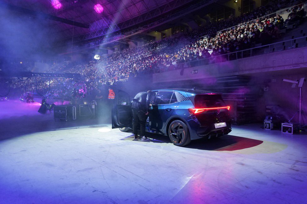 Ibai (@ibaillanos) on Twitter photo Dando RT a este tweet y siguiendo a @SquadKoi y a <a href="/CUPRA_esp/">CUPRA España</a> en Instagram participáis en el sorteo del nuevo coche de Cupra.
Damos el ganador esta misma noche. Dando RT a este tweet y siguiendo a @SquadKoi y a <a href="/CUPRA_esp/">CUPRA España</a> en Instagram participáis en el sorteo del nuevo coche de Cupra.
Damos el ganador esta misma noche.