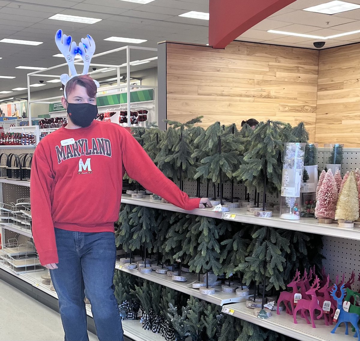Caroline Murphy (@carolinet2310) on Twitter photo Guest Advocate Dominic bringing holiday cheer for our guests and team members! #worksomewhereyoulove #t2310 #serviceandengagement <a href="/HopeWobbe/">zoros scar</a> <a href="/AnaYacopino/">Ana Yacopino</a> <a href="/DrydenMallory/">Mallory Dryden</a> @RachelWeymouth @Michaelb5589 Guest Advocate Dominic bringing holiday cheer for our guests and team members! #worksomewhereyoulove #t2310 #serviceandengagement <a href="/HopeWobbe/">zoros scar</a> <a href="/AnaYacopino/">Ana Yacopino</a> <a href="/DrydenMallory/">Mallory Dryden</a> @RachelWeymouth @Michaelb5589