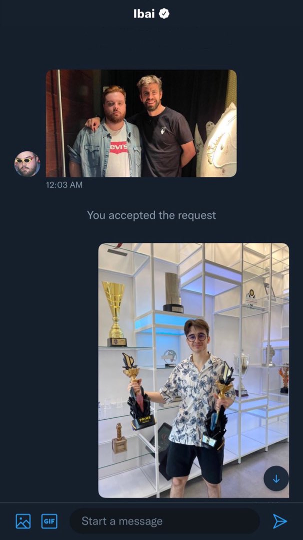 🇬🇧 I am very happy to be the support of @SquadKoi , I am grateful for this opportunity and will make sure to extend <a href="/IbaiLlanos/">Ibai</a> trophy case.

🇪🇸 Un día me llegó un mensaje de un hombre desconocido y decidí responder, ahora estoy en su equipo 😍