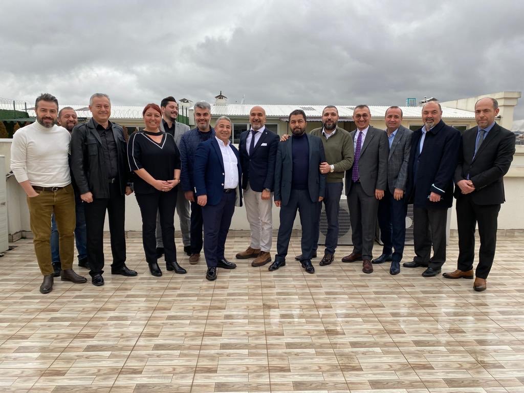 #tıbbicihaz  emekçileri bir arada.!! ⁦Anadolu Medikalciler Derneği Kurucu ve Yönetim Kurulu üyeleri ile hepimize umut olacak. Bu sürece katkılarından ötürü ⁦<a href="/CCumed/">ÇUKUROVA MEDİKALCİLER DERNEĞİ ( CUMED )</a>⁩ ⁦<a href="/denizhanmedikal/">Yücel DENİZHAN</a>⁩ ⁦⁦<a href="/OuzAkkaya9/">Oğuz Akkaya</a>⁩ teşekkür ederiz. Hayırlı olsun!!!